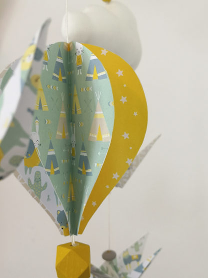 Mobile bébé montgolfière origamis jaune, beige et vert menthe