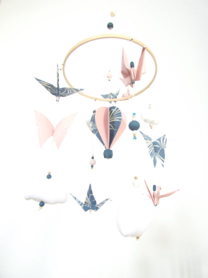 Mobile bébé montgolfière origamis rose vieilli, bleu canard et blanc