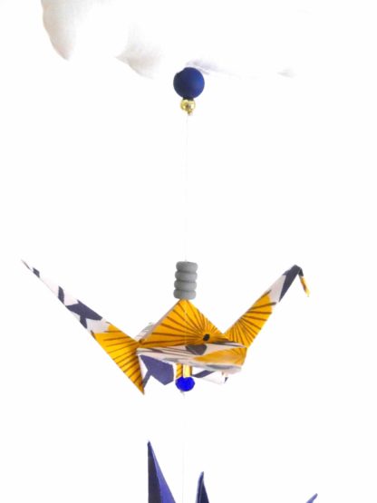 Mobile bébé origami avion bois bleu marine, jaune et gris