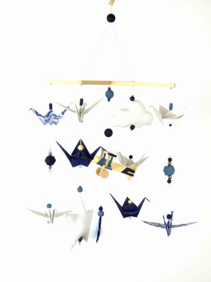 Mobile bébé origami avion bois bleu nuit, bleu gris et beige