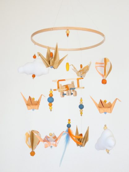 Mobile bébé origami avion et montgolfière camel, orange et jaune