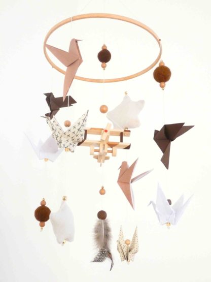 Mobile bébé avion, oiseaux origamis marron, beige et camel 22