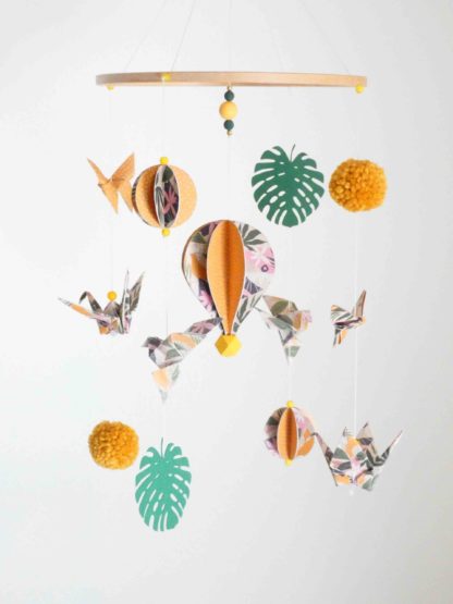 Mobile bébé montgolfière origamis jungle monstera orange, jaune moutarde, rose pâle et vert 17