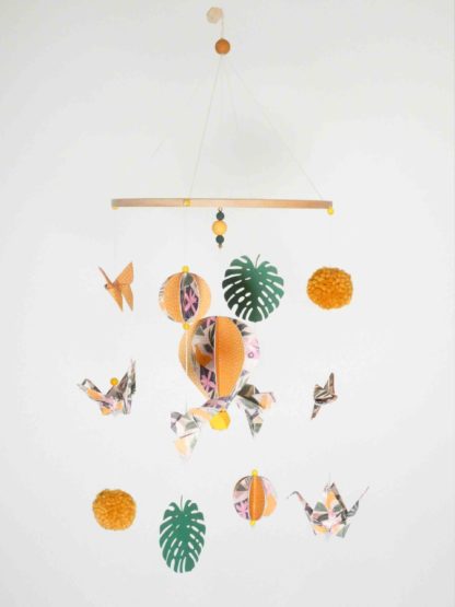 Mobile bébé montgolfière origamis jungle monstera orange, jaune moutarde, rose pâle et vert 21