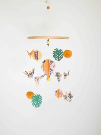 Mobile bébé avion, oiseaux origamis marron, beige et camel