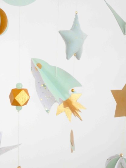 Mobile bébé origami fusée, système solaire vert eau doré et blanc 22