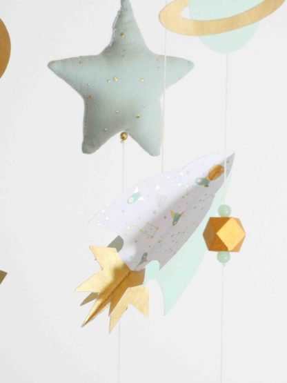 Mobile bébé origami fusée, système solaire vert eau doré et blanc 27