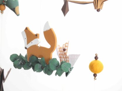 Mobile bébé renard, forêt origamis et bois, vert, camel, marron 27