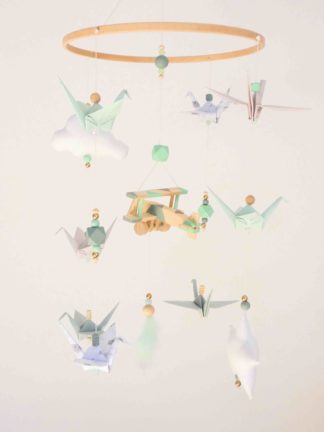 Mobile bébé origami avion bois, beige, vert eau et vert céladon