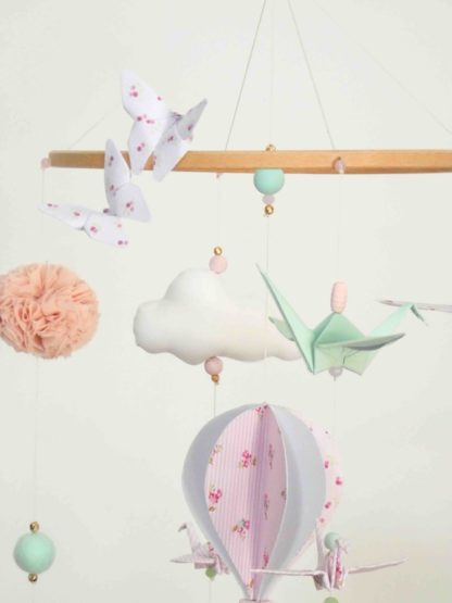 Mobile bébé montgolfière origamis rose pâle et vert eau 23
